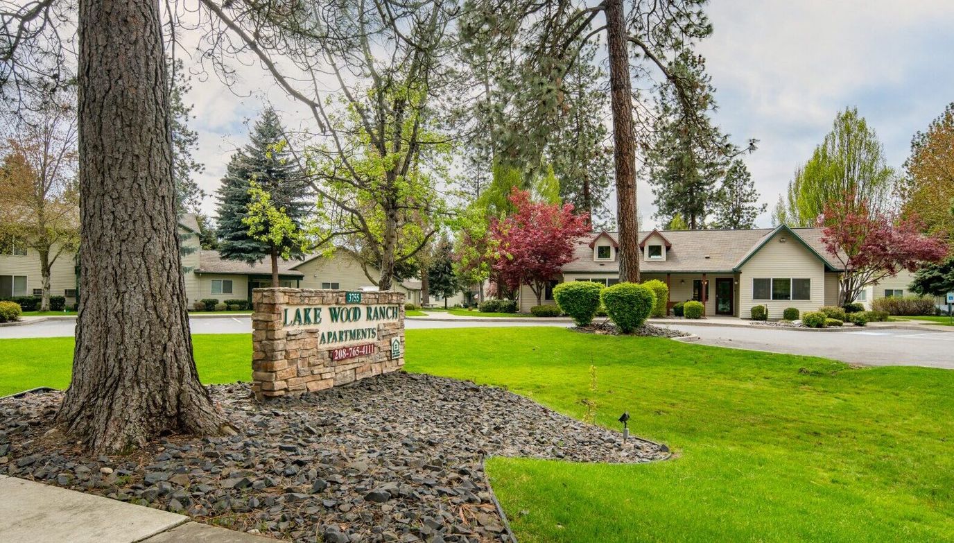 Entrance view of Lake Wood Ranch facility with landscaped grounds