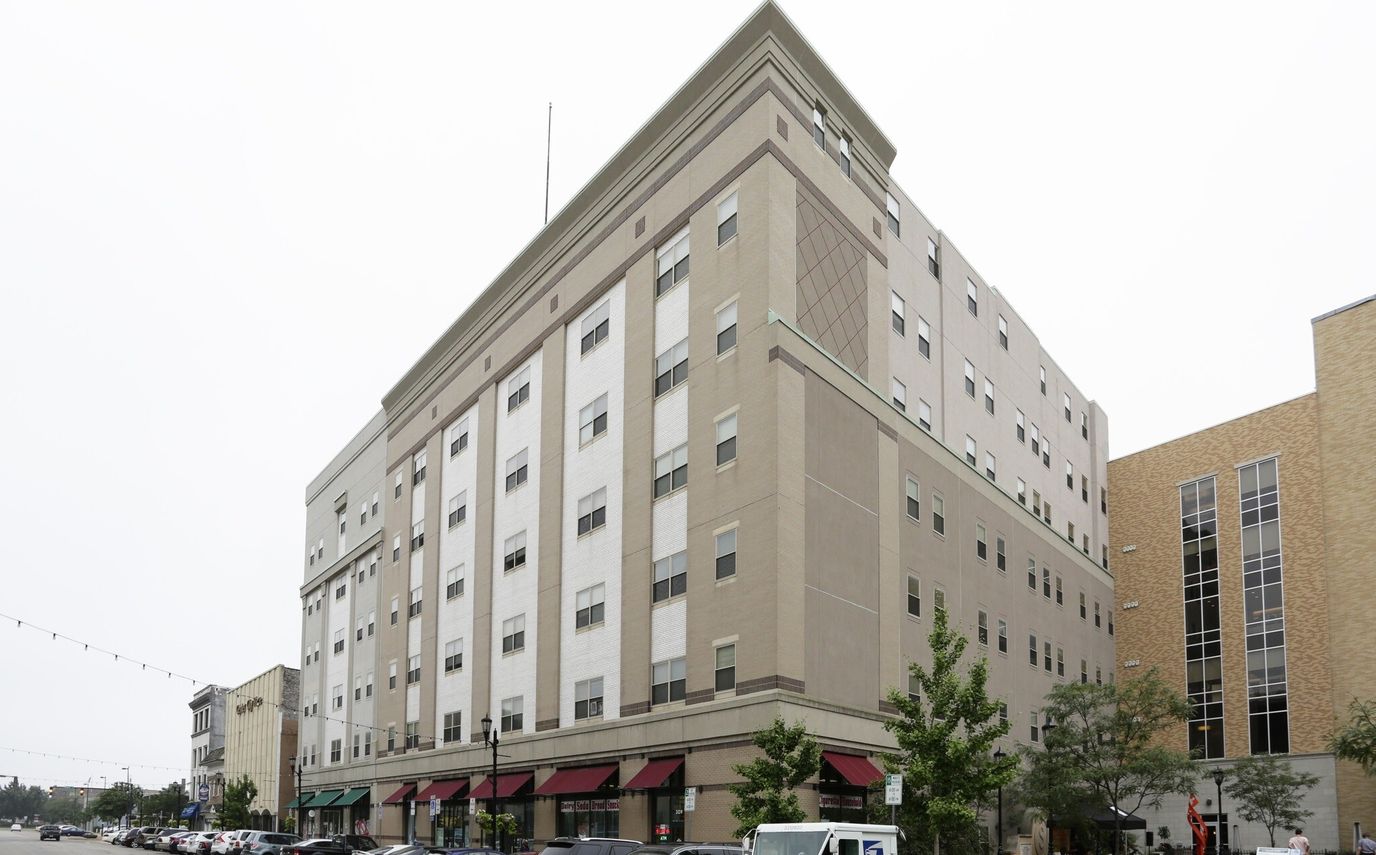 Exterior view of Robertson's Apartments building