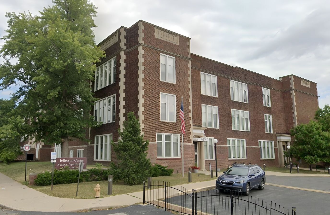 Exterior view of Jeff Center Senior Apartments building
