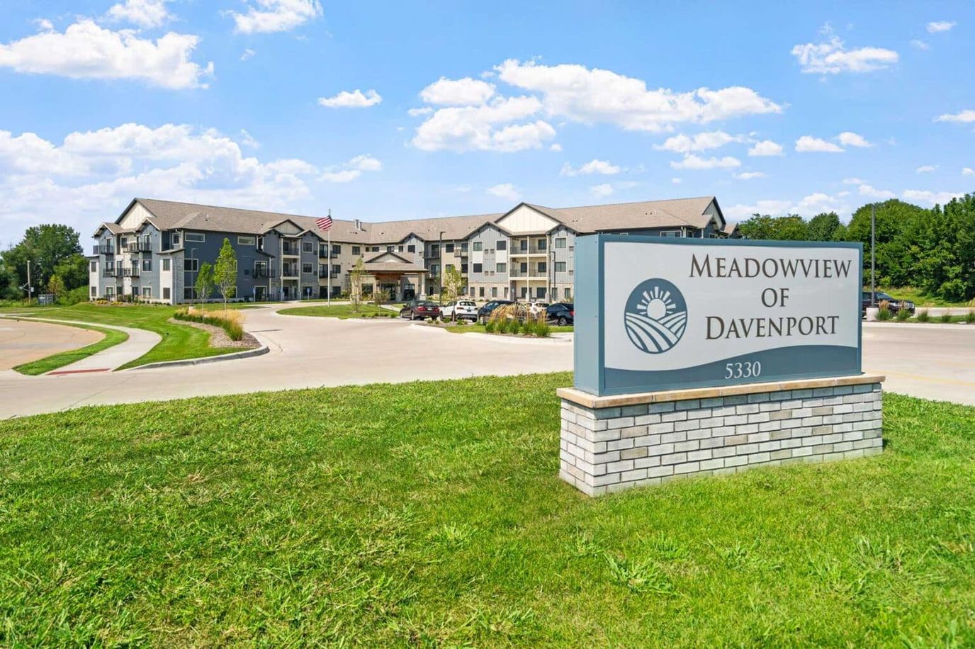 Exterior view of Meadowview of Davenport with signage