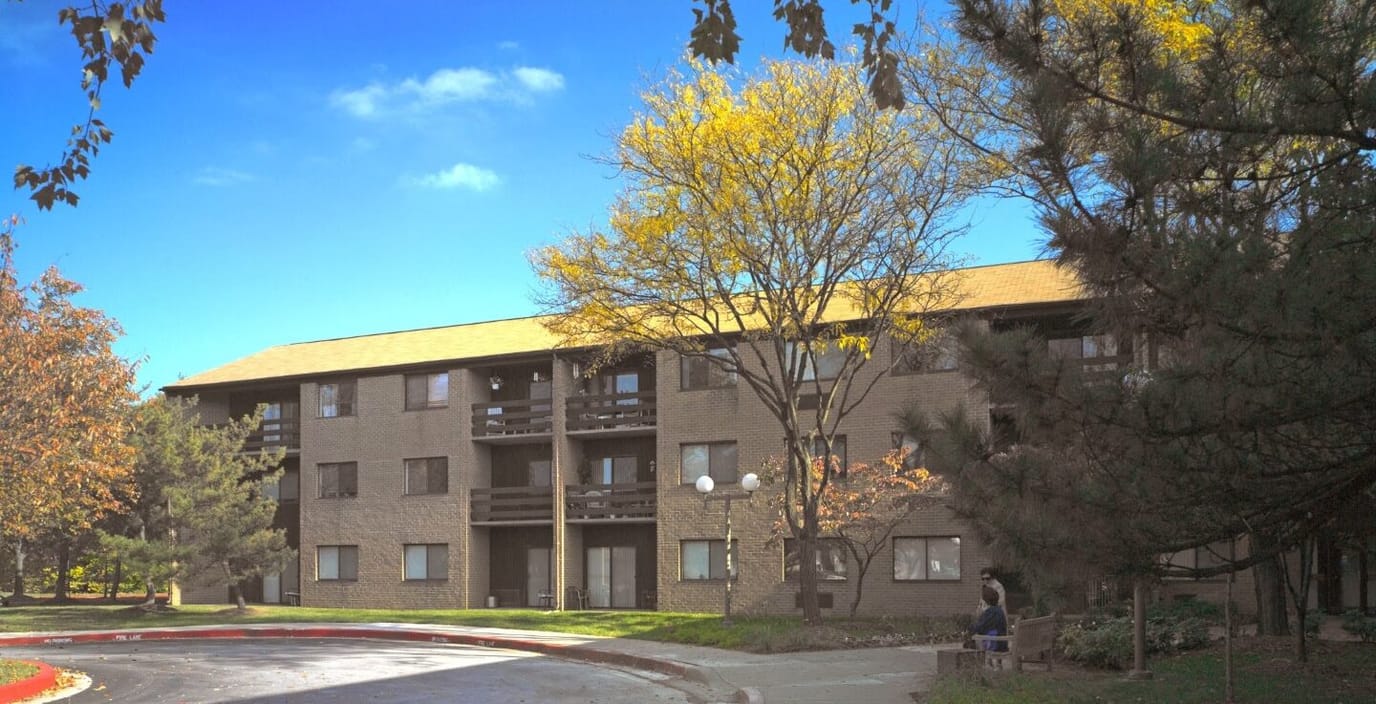 Exterior view of the senior living facility Hickory Ridge Place