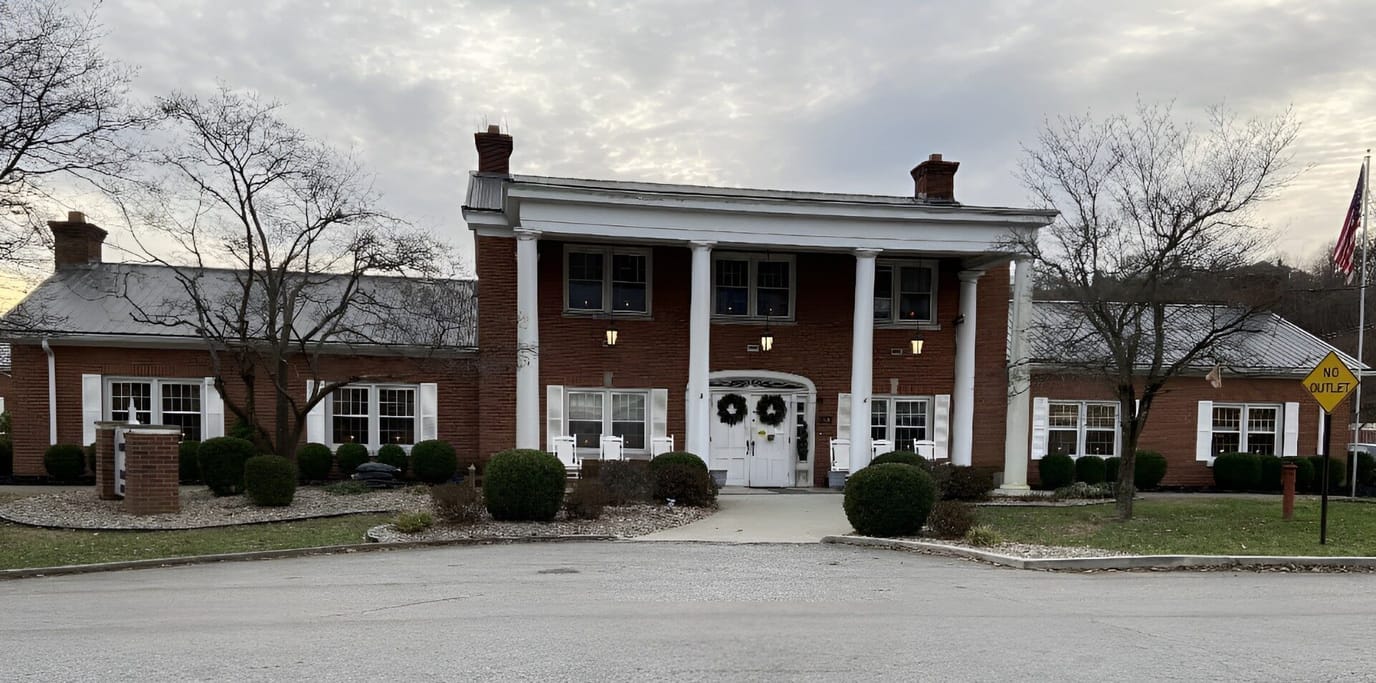 Front entrance of King's Daughters & Sons Home For Senior Living