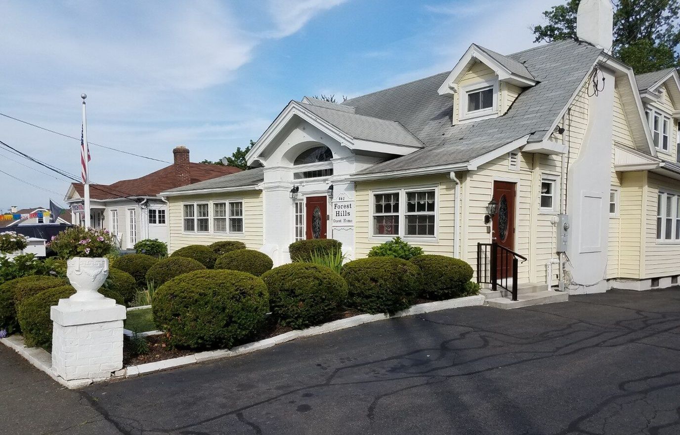 Exterior view of Forest Hills Guest Home