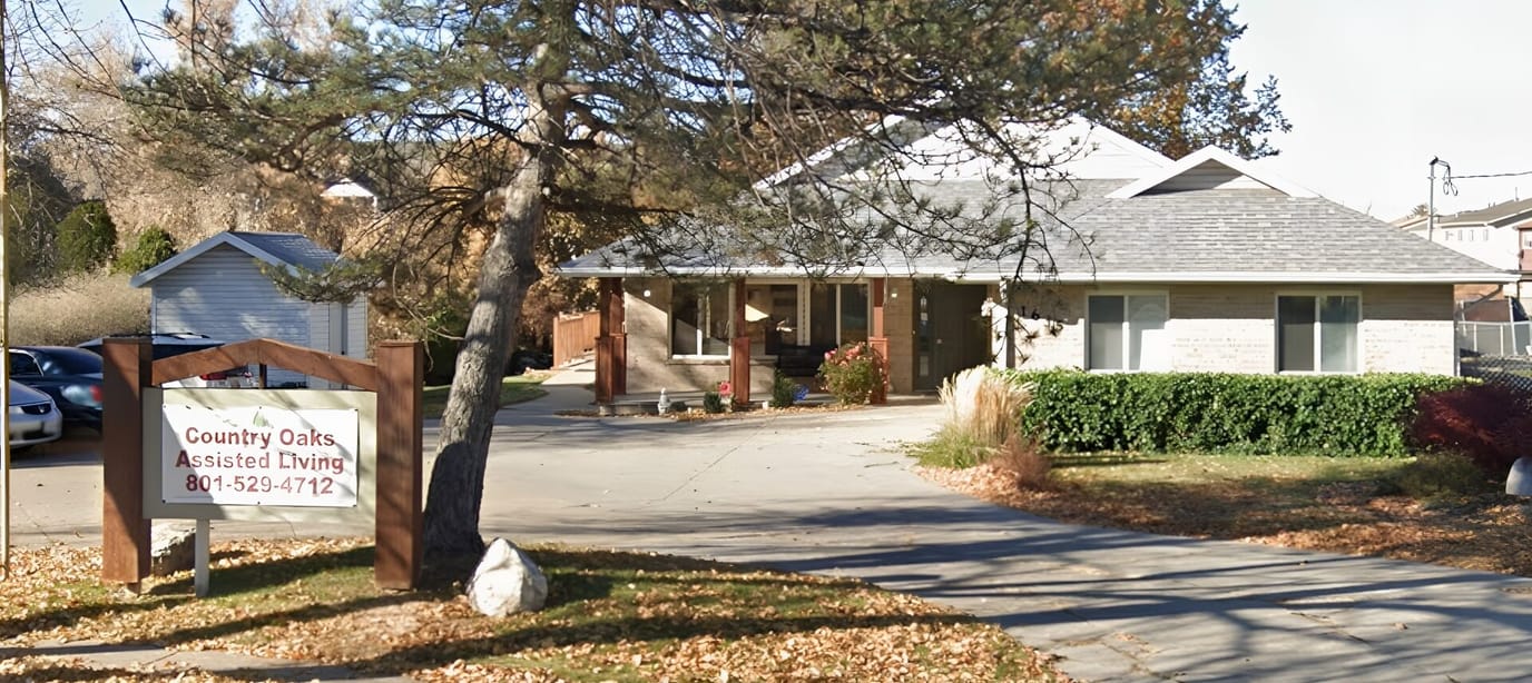 Exterior view of Country Oaks Assisted Living building