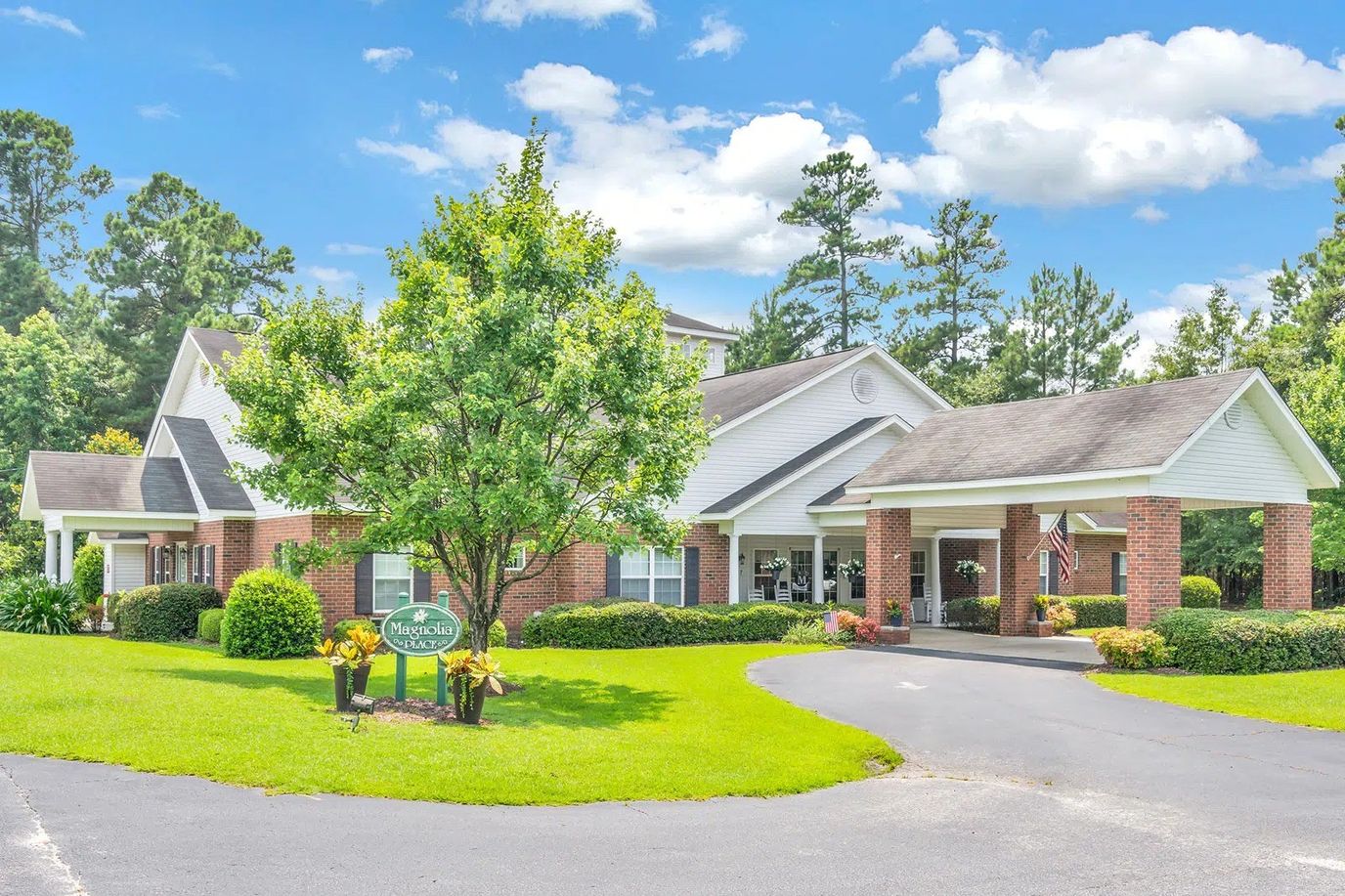 Front view of Longwood Plantation with lush landscaping