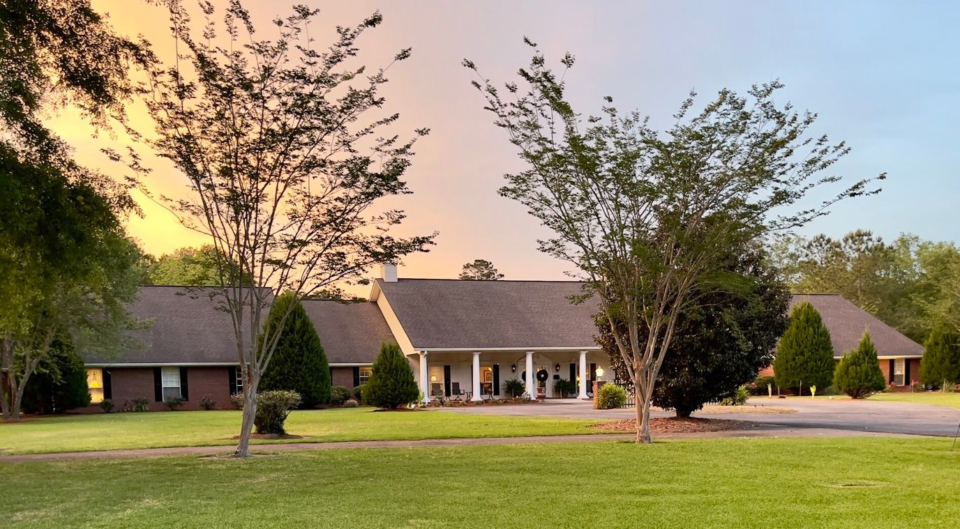 Exterior view of Southern Living Specialty Care facility