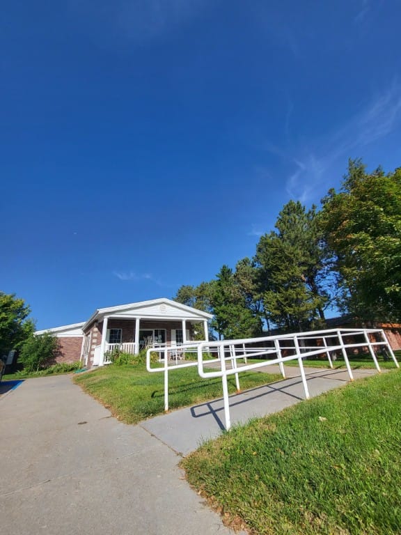Exterior view of Ponderosa Villa with wheelchair access