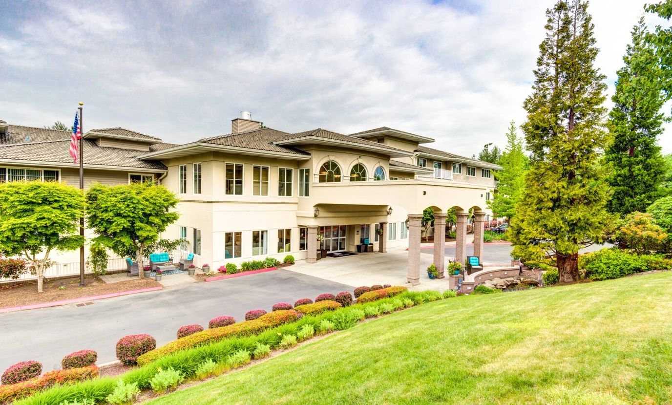 Front view of the Harbour Pointe Senior Living facility
