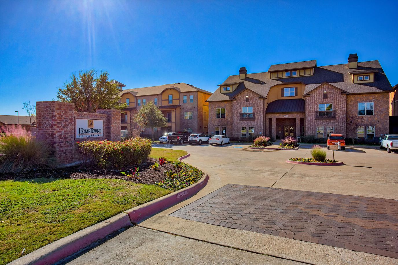 Exterior view of HomeTowne at Garland facility entrance
