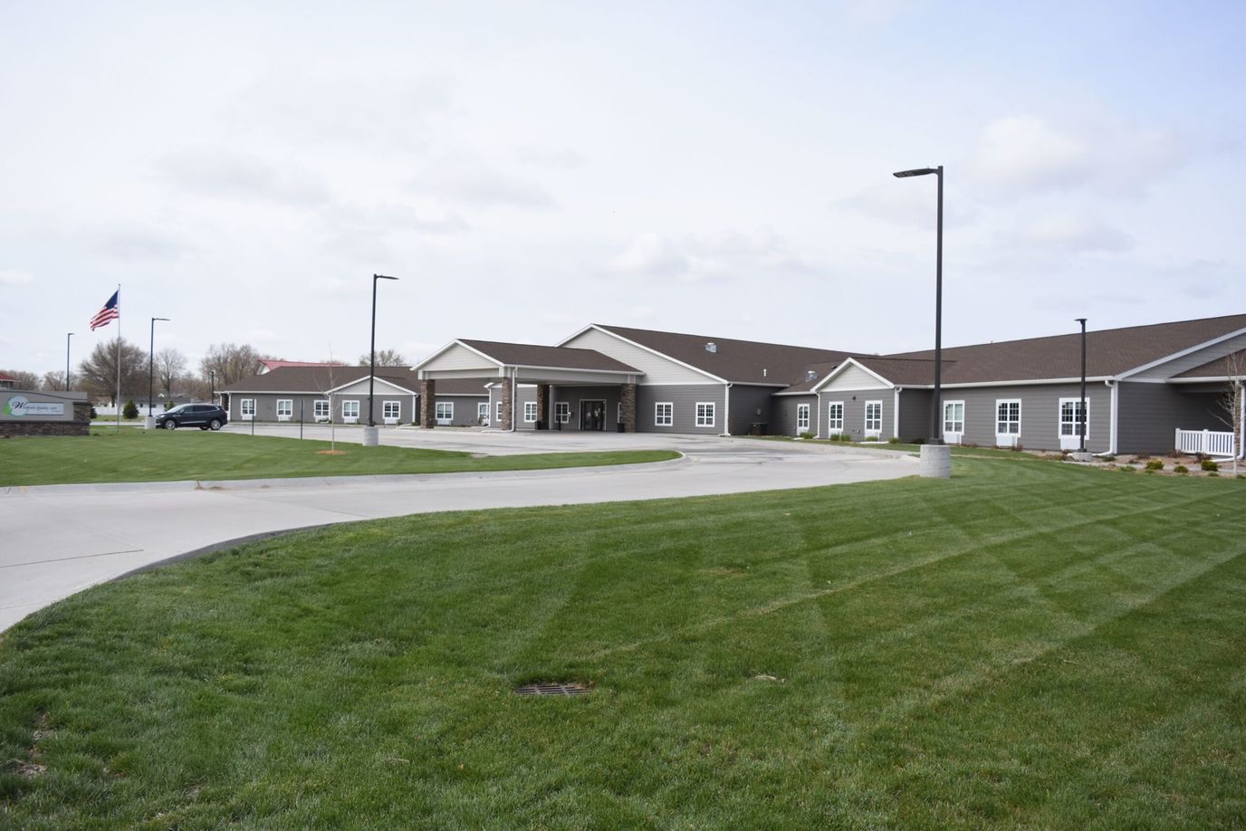 Exterior view of Westfield Quality Care of Aurora