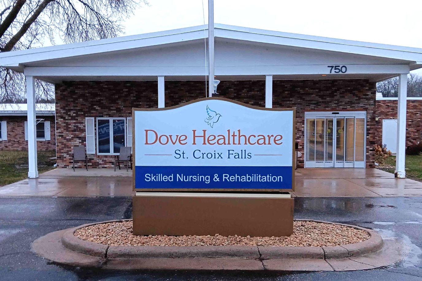 Dove Healthcare St. Croix Falls exterior sign