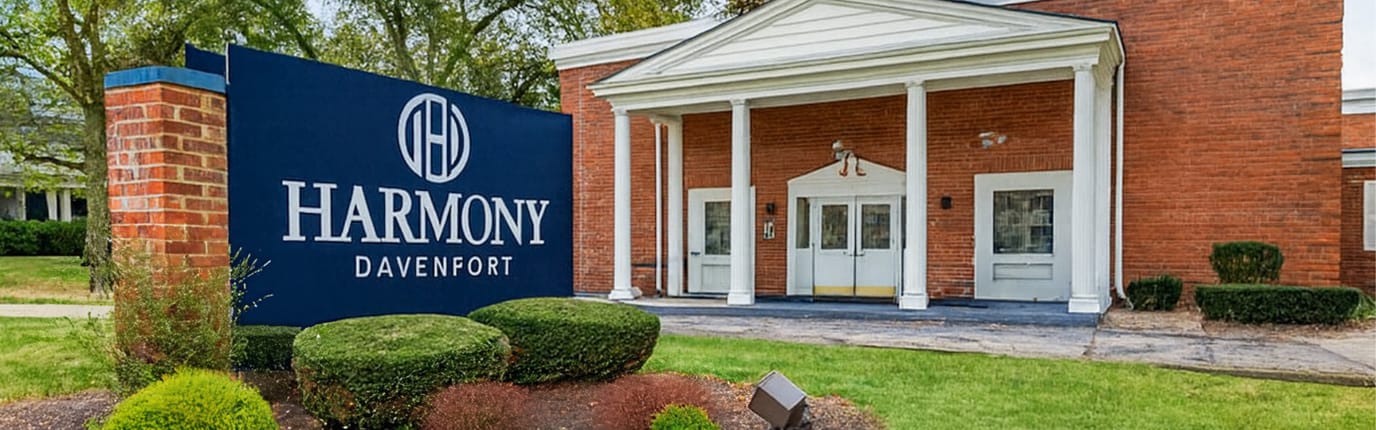 Front exterior of Harmony Davenport facility