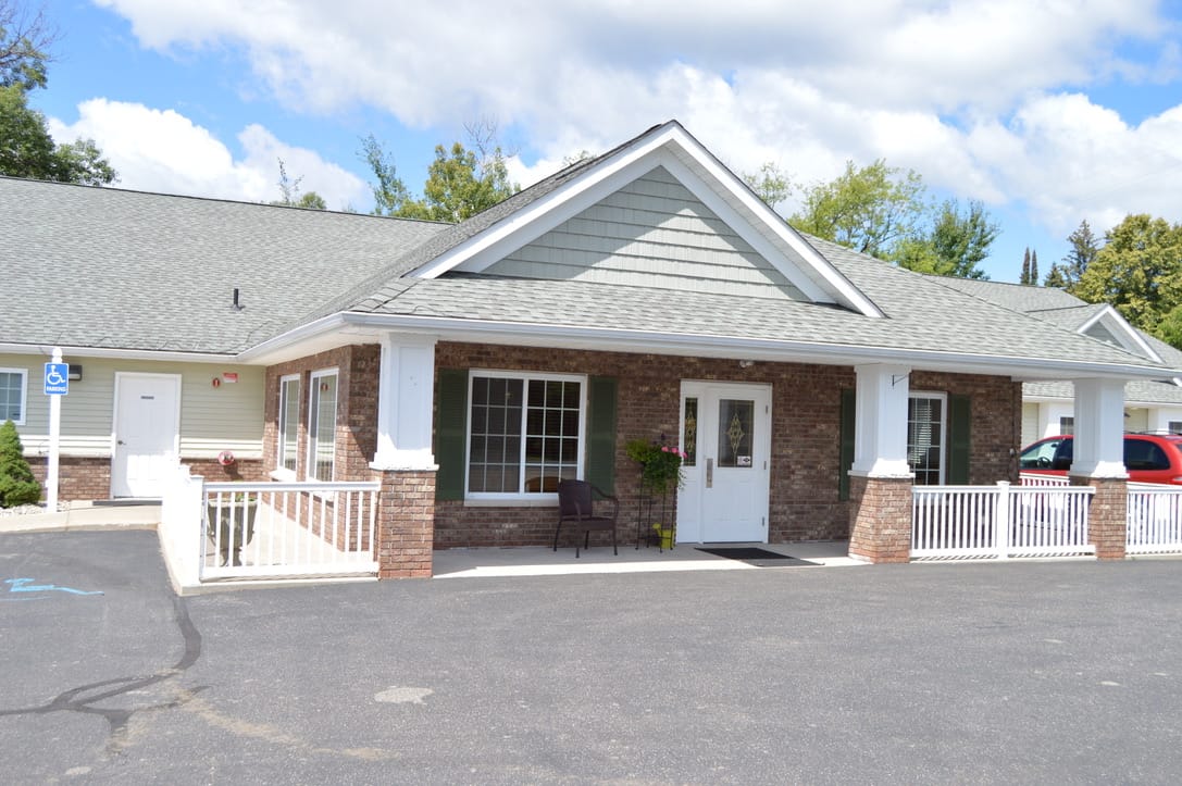 Exterior view of the entrance of Sunnyside Senior Living