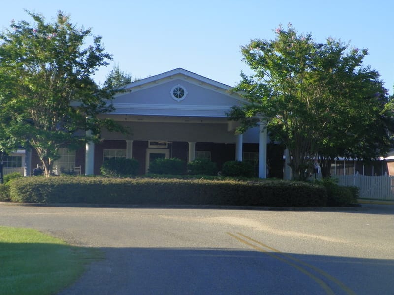 Front exterior of Southern Springs Healthcare building