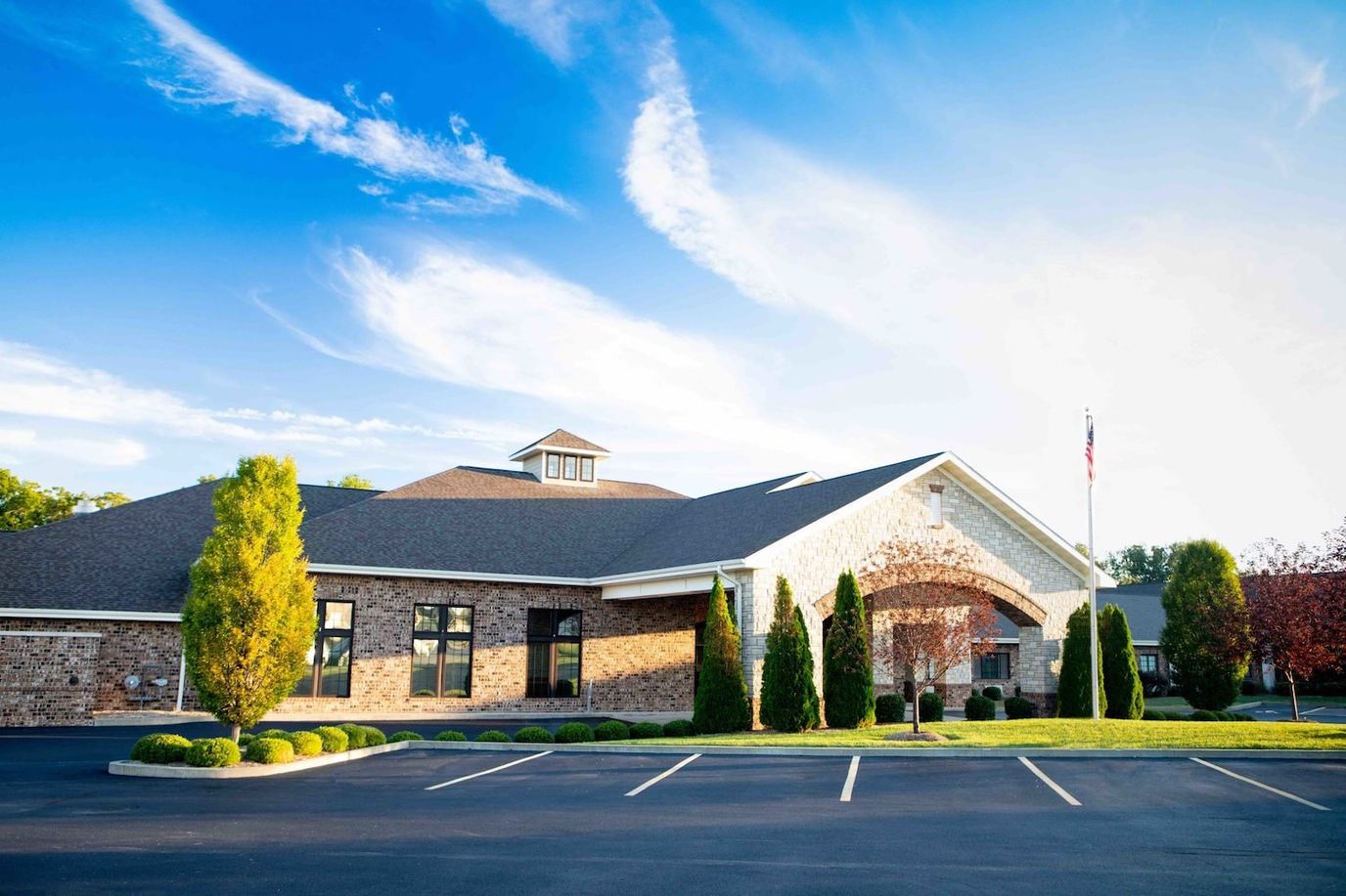 Exterior view of Cedarhurst of Waterloo facility