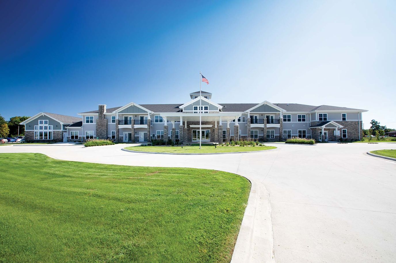 Exterior view of Cedarhurst of Yorkville facility