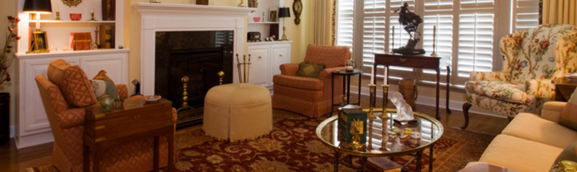 Cozy common area with comfortable seating