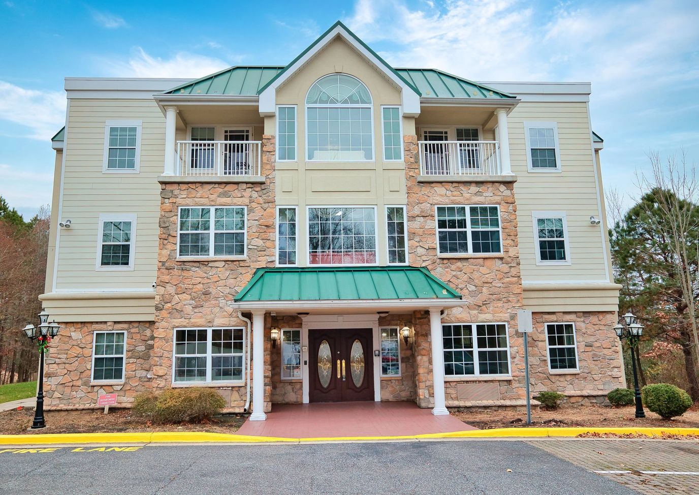Front exterior of Cypress Creek assisted living facility