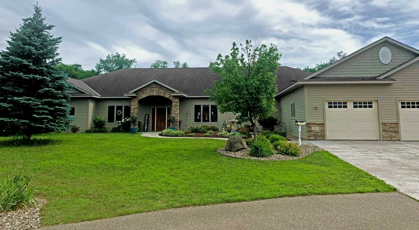 Exterior view of Cannon Falls Assisted Living facility