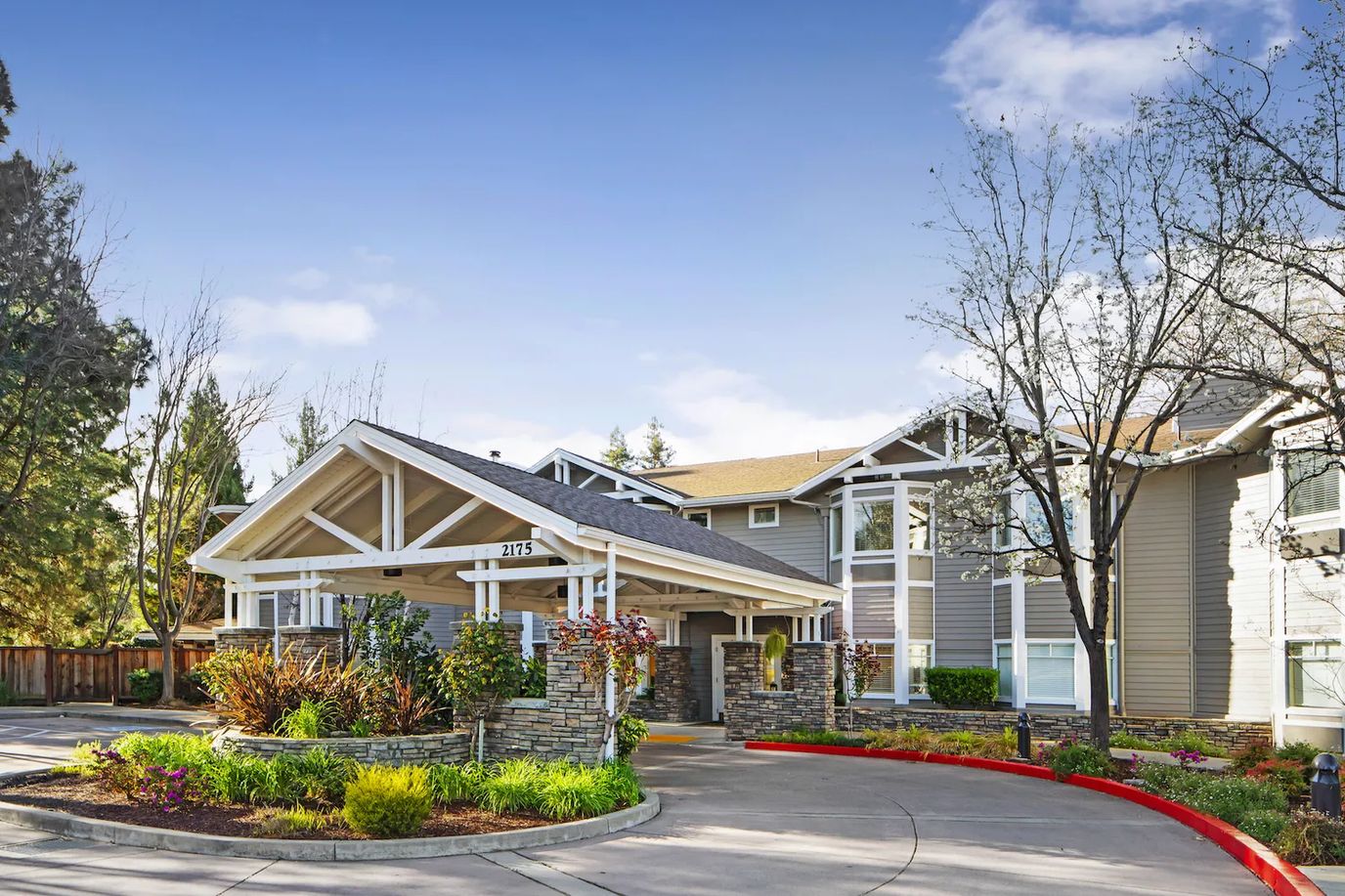 Exterior view of The Ivy at Blue Oaks entrance