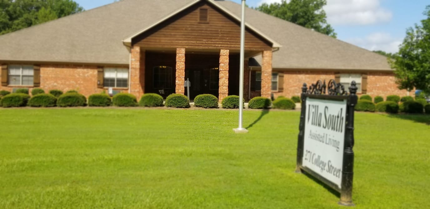 Exterior view of Villa South Assisted Living facility