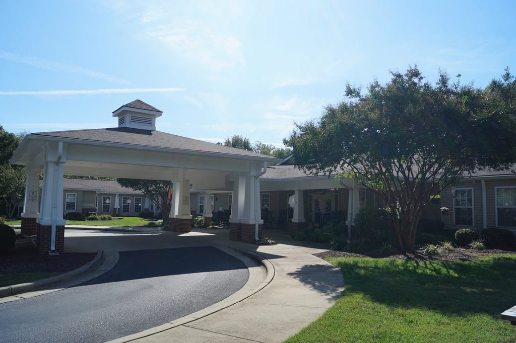 Entrance of Somerset Court of Mocksville with landscaping