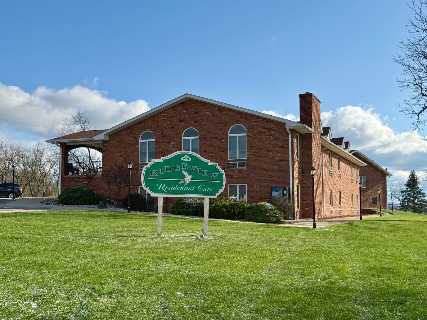 Exterior view of the Ridgeview Residential Care building