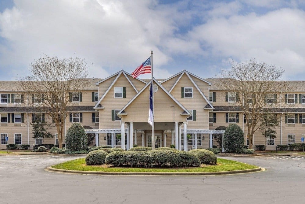 Exterior view of the Lake Wylie Assisted Living Community building