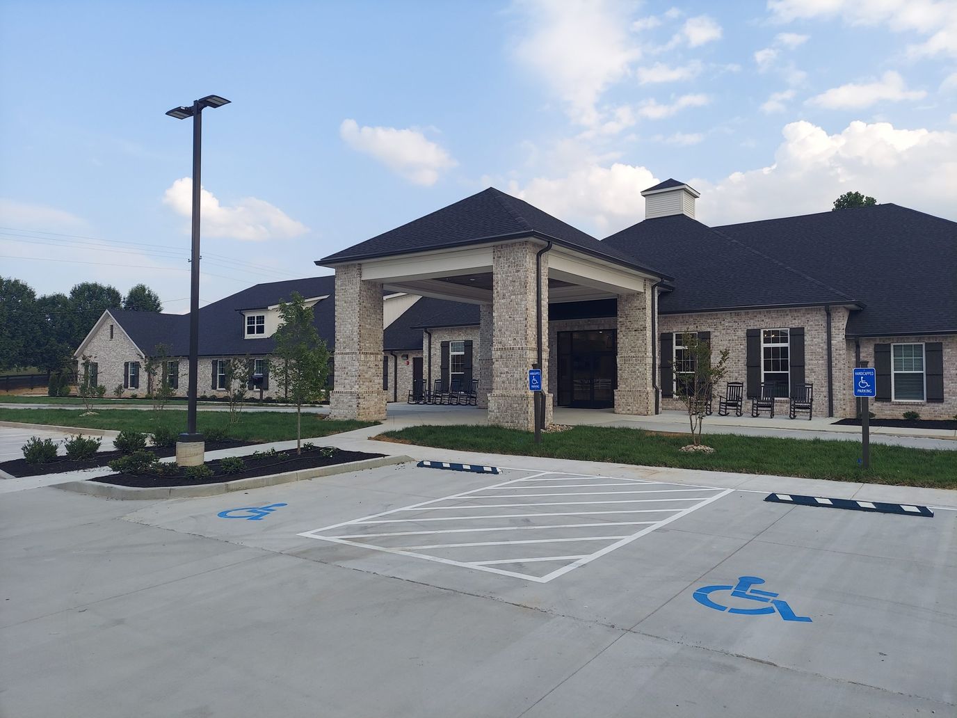 Exterior view of The Pearl of Fairview facility entrance