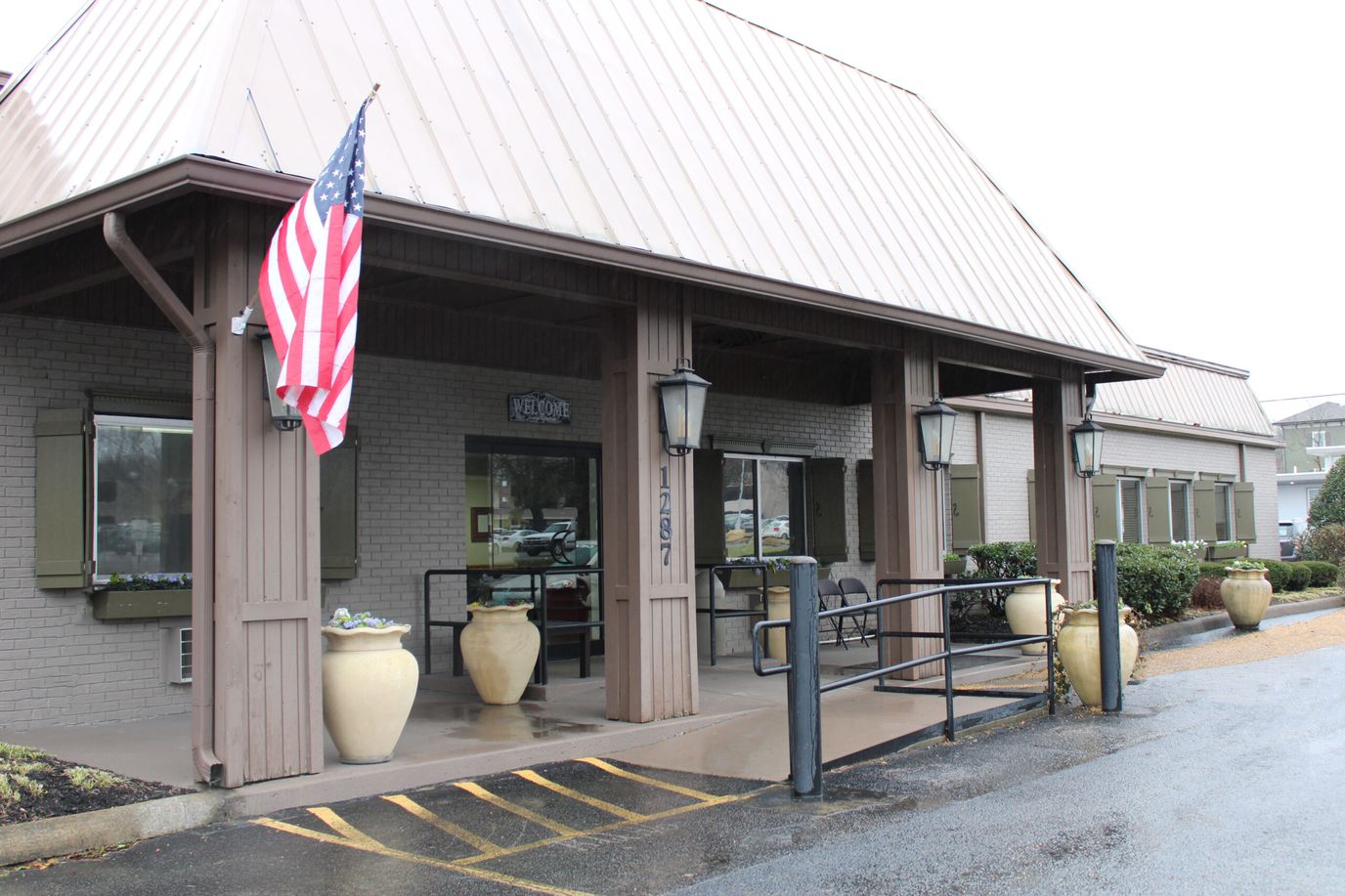 Front entrance of Franklin Manor Nursing Center