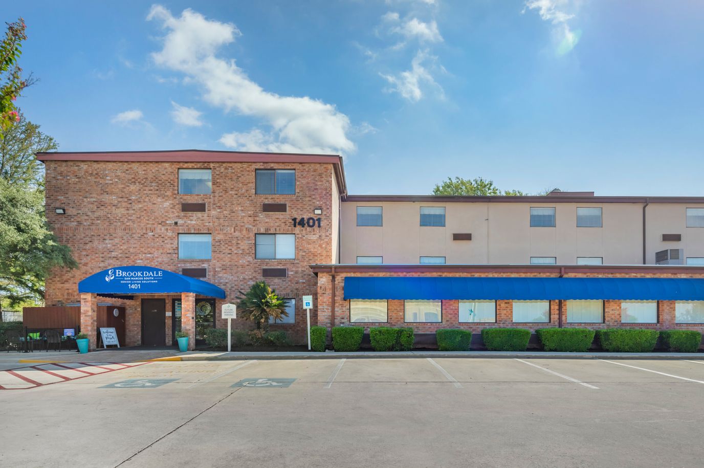 Building exterior of Brookdale San Marcos South