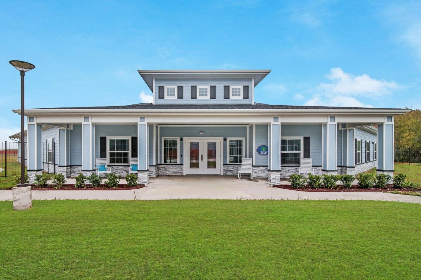 Exterior view of Apex Oaks at Clear Lake Assisted Living