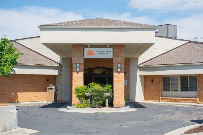 Exterior view of Monument Healthcare Murray Creek building