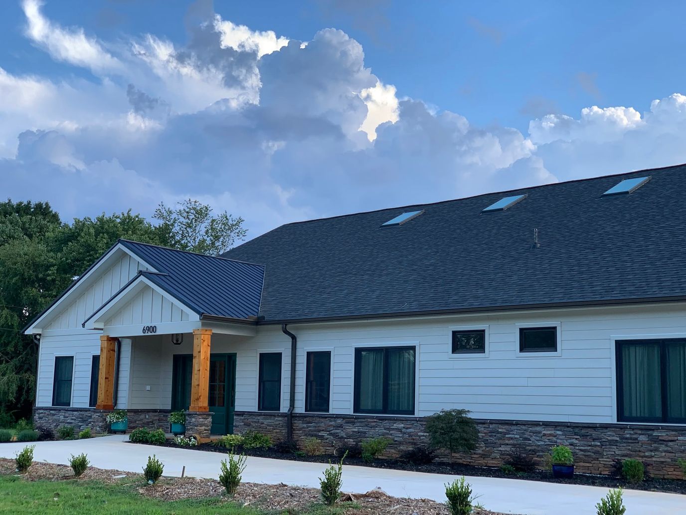 Exterior view of Glen Haven Huntersville building
