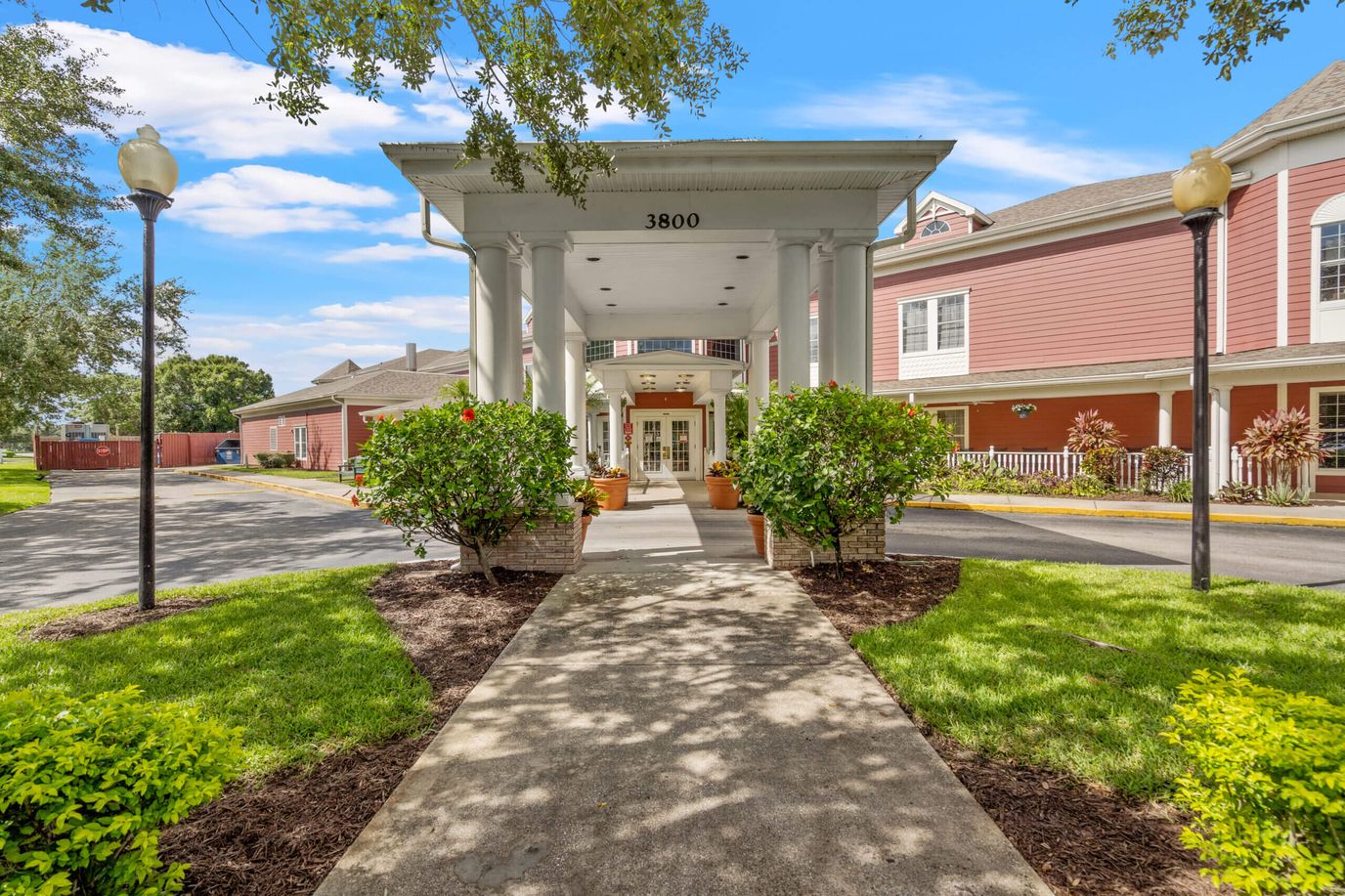 Front entrance of Spring Hills Livingston facility