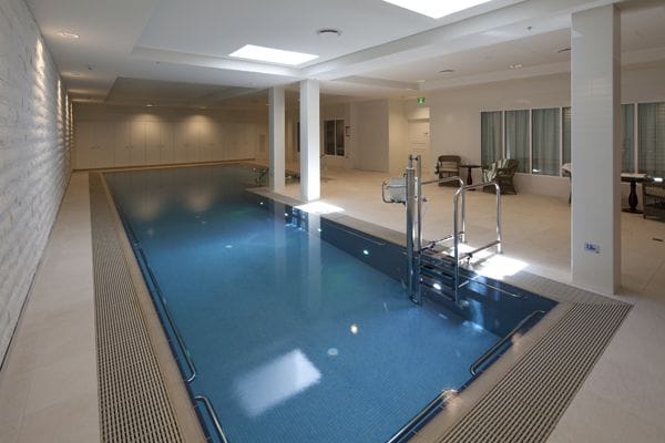 Indoor swimming pool with accessible entrance
