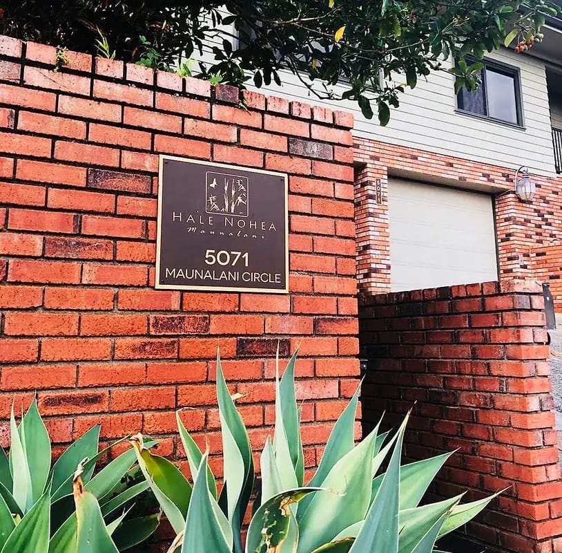 Sign for Hale Nohea, 5071 Maunalani Circle, Honolulu, HI