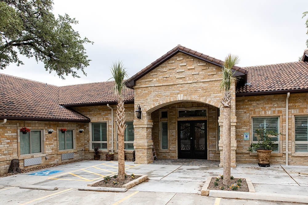 Main entrance of Heritage Creek senior living facility