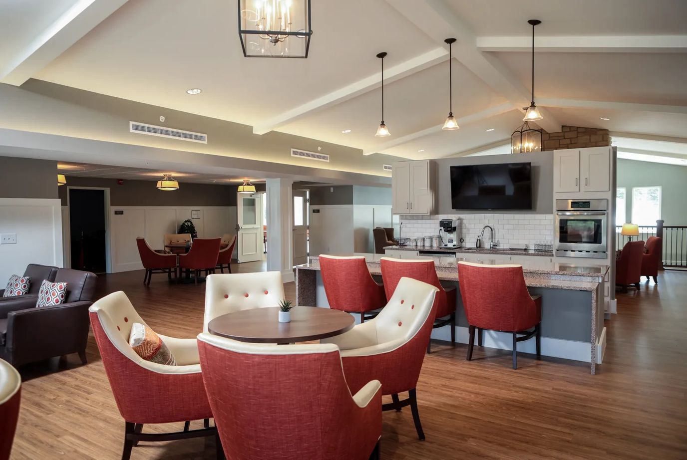 Bright and inviting lounge area with seating at Heritage Crossing.