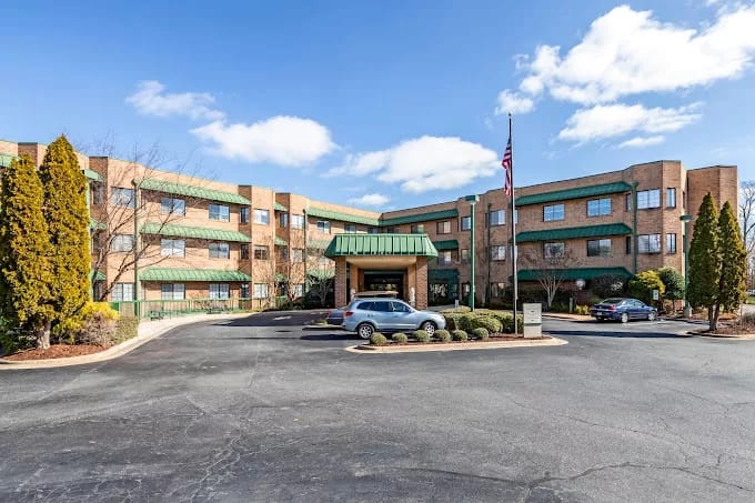 Front view of Heritage Greens senior living facility