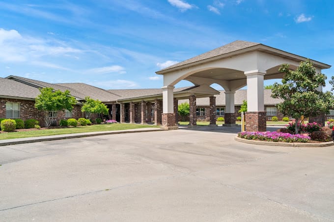 Exterior view of Heritage Manor Stratmore Nursing & Rehabilitation Center entrance