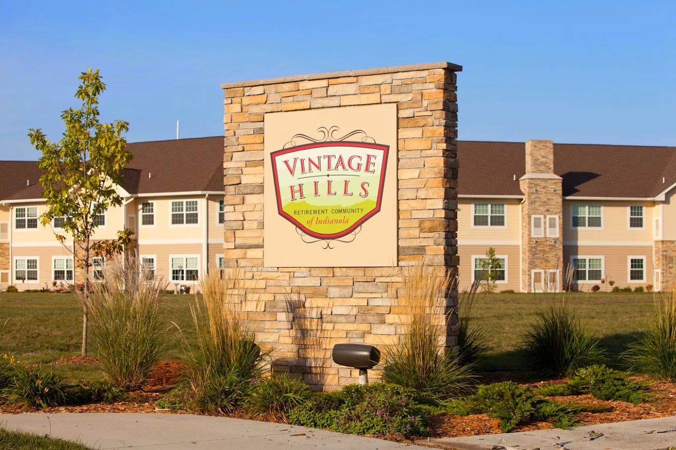 Sign of Vintage Hills Retirement Community in Indianola