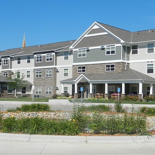 Exterior view of Heritage Pointe Senior Living