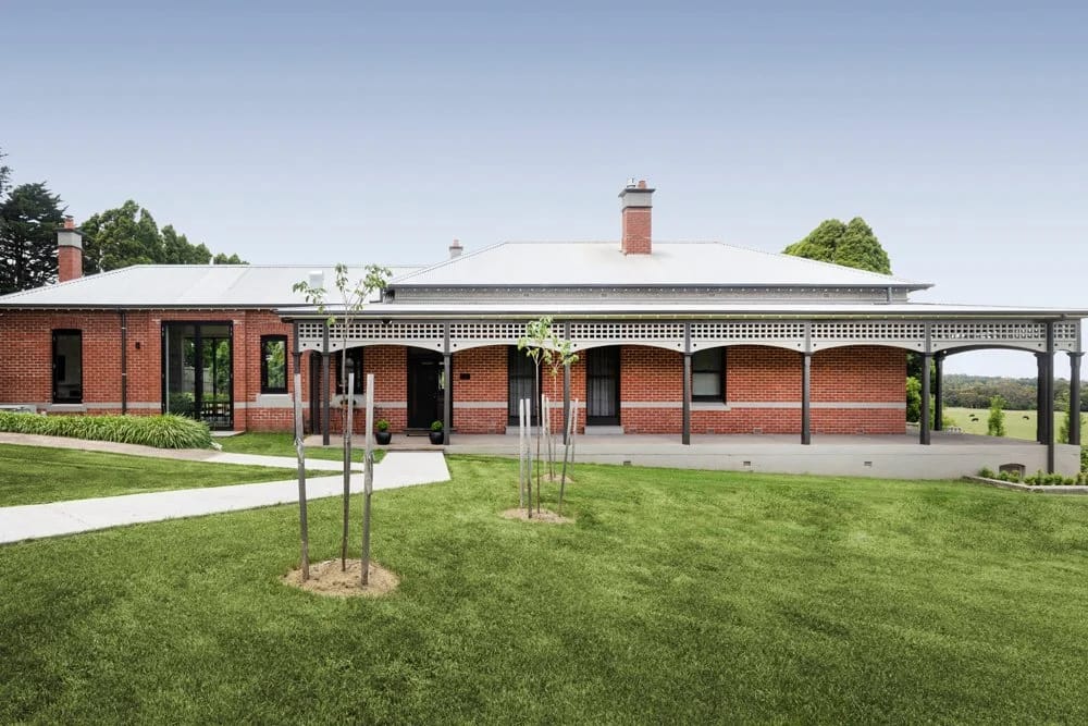 Gordon Manor