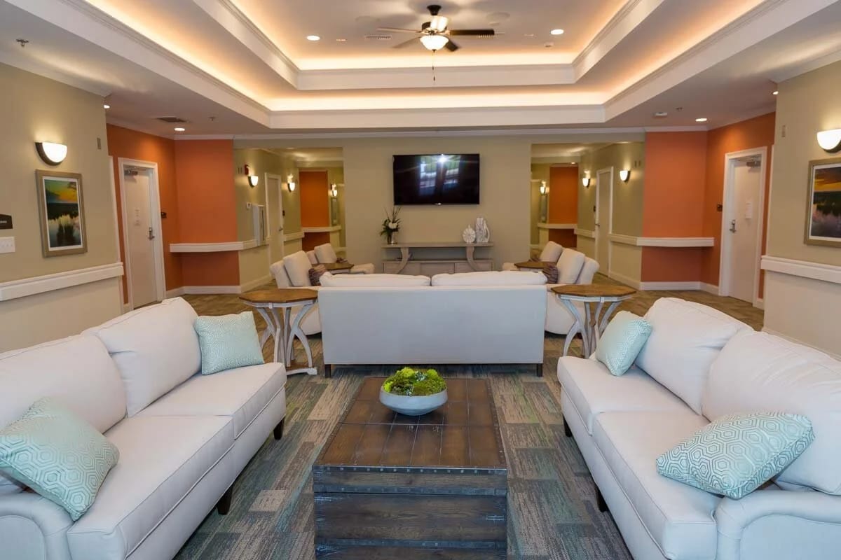 Common area lounge with comfortable seating