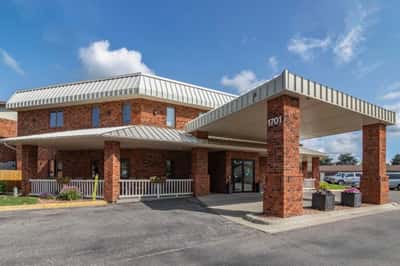 Derian Lodge Senior Living - Senior Living Facility