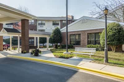 Solista Charlotte by Cogir - Senior Living Facility