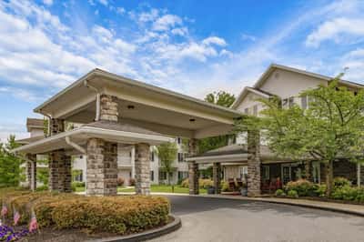 Holiday The Manor at Oakridge - Senior Living Facility