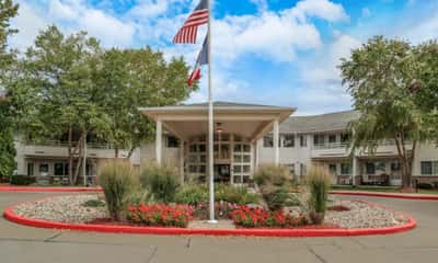 Holiday Palmer Hills - Senior Living Facility