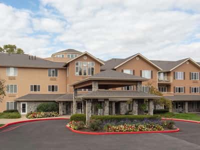 Holiday Hartland Hills - Senior Living Facility